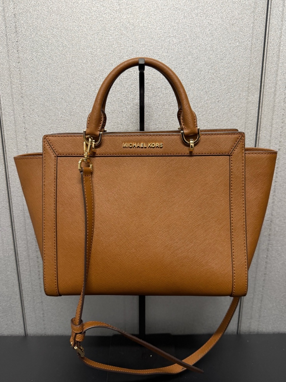 Michael Kors Selma Medium Satchel Brown Saffiano Leather